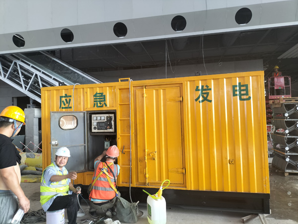 荥经怎样判断空气滤清器是否需要更换？